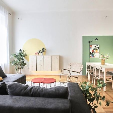 Unwind In Style W Sauna Dsgn 2Br Home Budapest Eksteriør billede