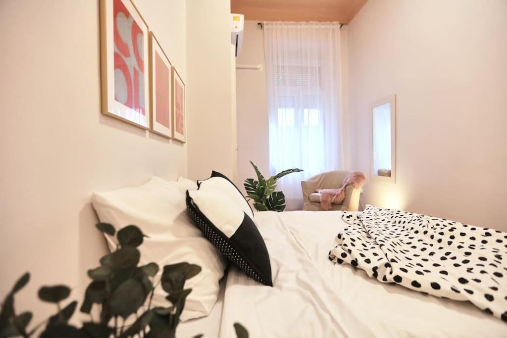 Unwind In Style W Sauna Dsgn 2Br Home Budapest Eksteriør billede