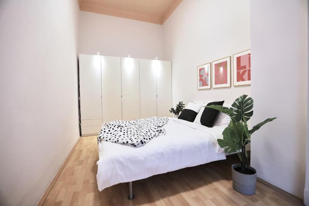 Unwind In Style W Sauna Dsgn 2Br Home Budapest Eksteriør billede