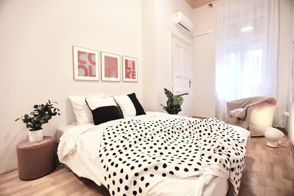 Unwind In Style W Sauna Dsgn 2Br Home Budapest Eksteriør billede