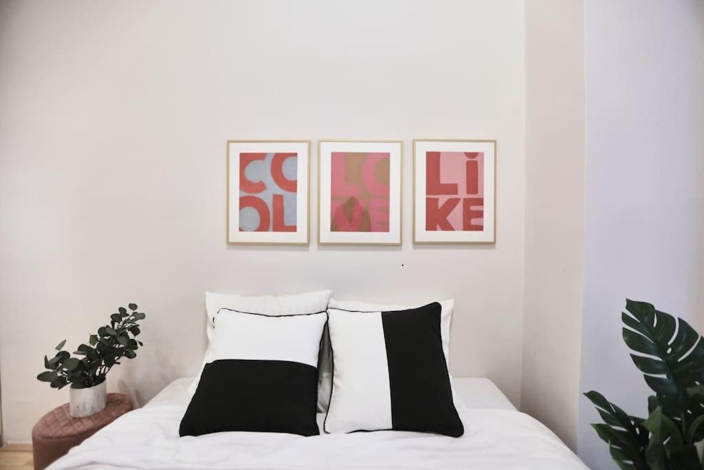 Unwind In Style W Sauna Dsgn 2Br Home Budapest Eksteriør billede