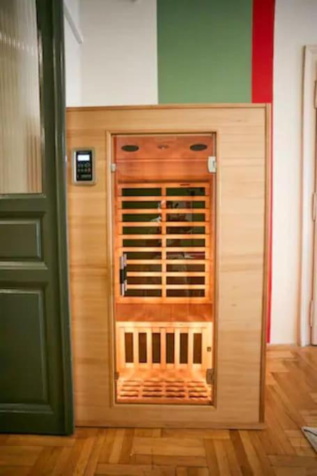 Unwind In Style W Sauna Dsgn 2Br Home Budapest Eksteriør billede