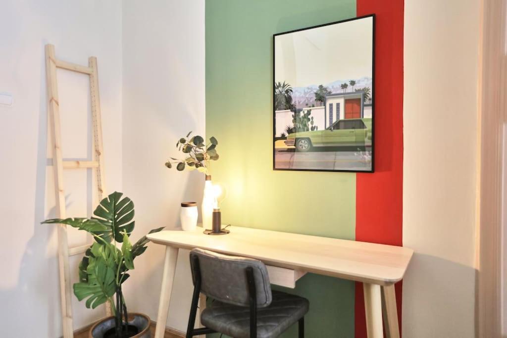 Unwind In Style W Sauna Dsgn 2Br Home Budapest Eksteriør billede